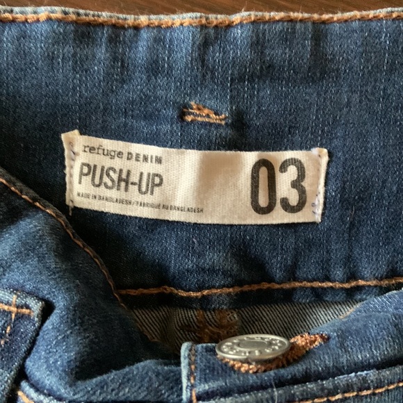 NWT size 3 push-up stretch short - Picture 4 of 6